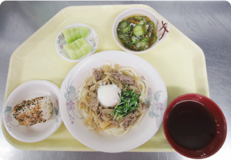 月曜麺の日（温卵肉うどん）